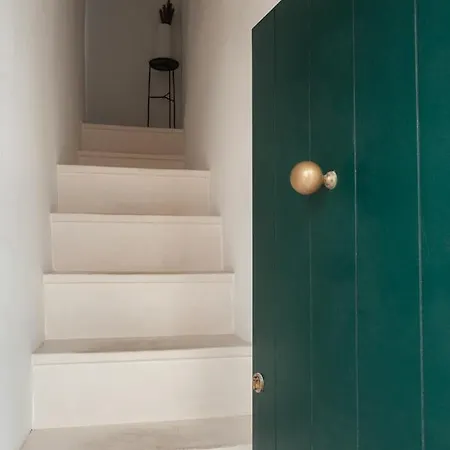 شقة Formica أوستوني